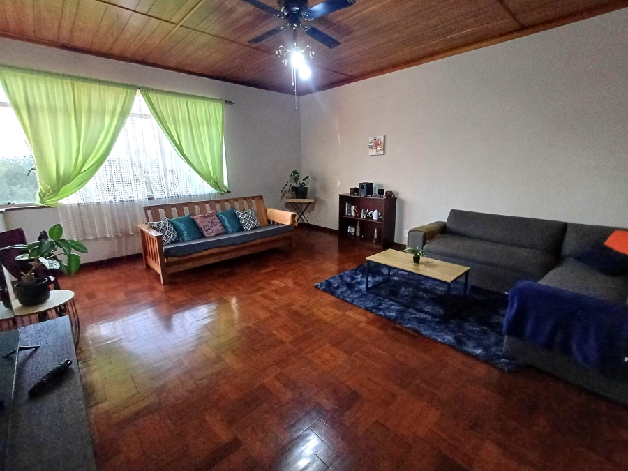 2 Bedroom Property for Sale in Uitenhage Central Eastern Cape